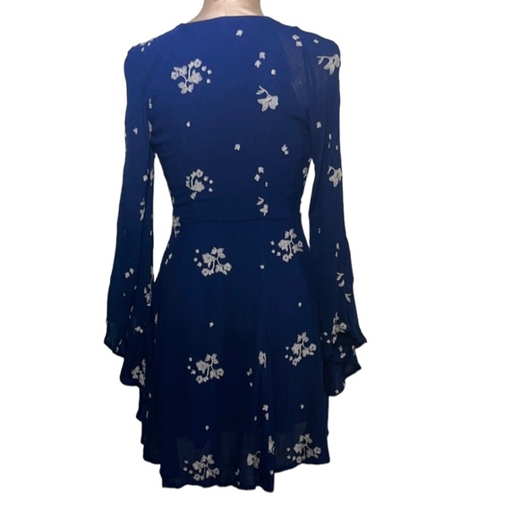 Free People dress   Size 0. Navy and white.  Absolutely beautiful - Picture 6 of 12